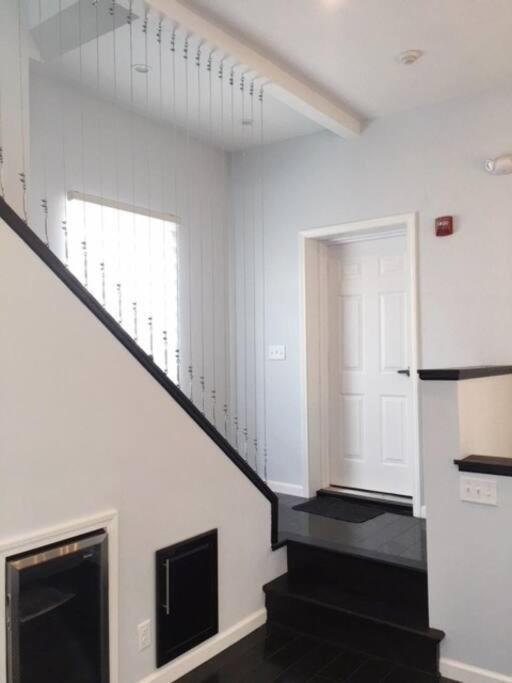 Luxury Three Story Apartment In Short North โคลัมบัส ภายนอก รูปภาพ